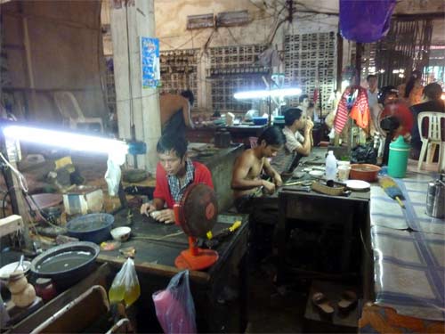 goldsmiths at the koh kong market